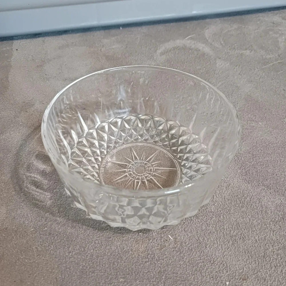 Arcoroc diamond starbust crystal glass large bowl - Picture 1 of 8